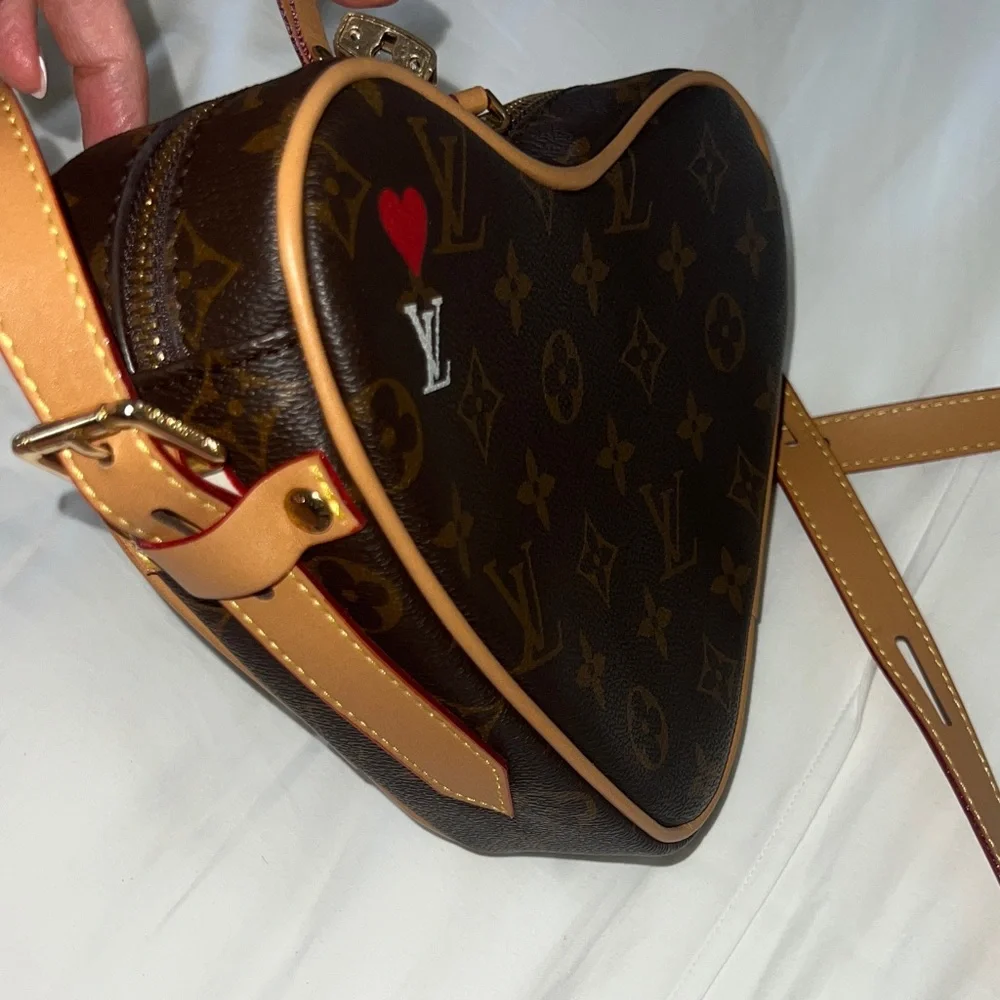 Louis Vuitton Heart-Shaped Monogram Crossbody Bag with Red Accent - Picture 16 of 17